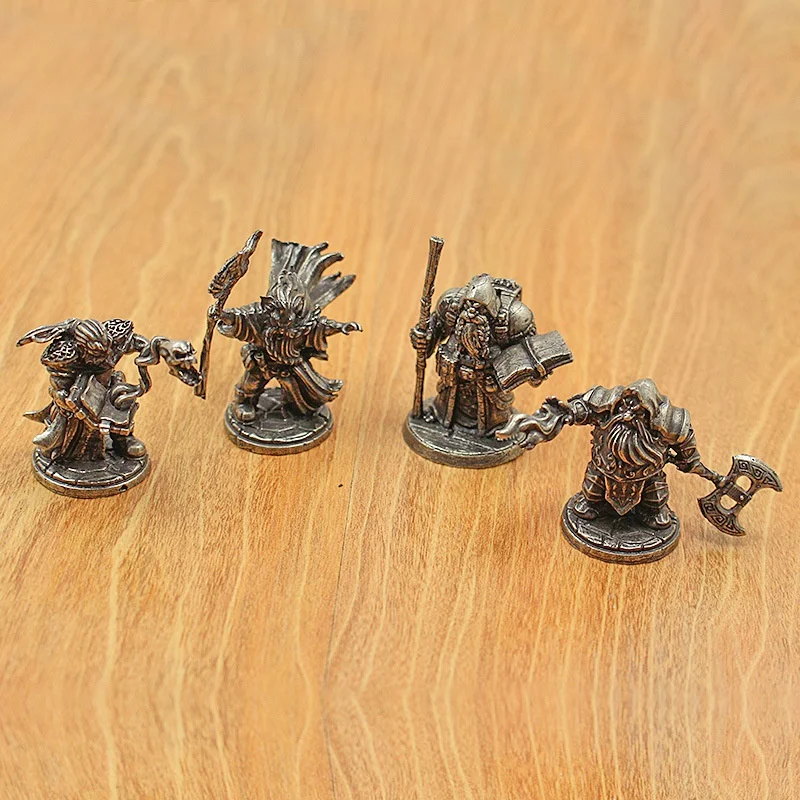 Винтажная модель карликового мага, солдата, игрушка ручной работы, настольная игра, шахматы, автомобиль, переноска, медное украшение, подарок для мальчиков