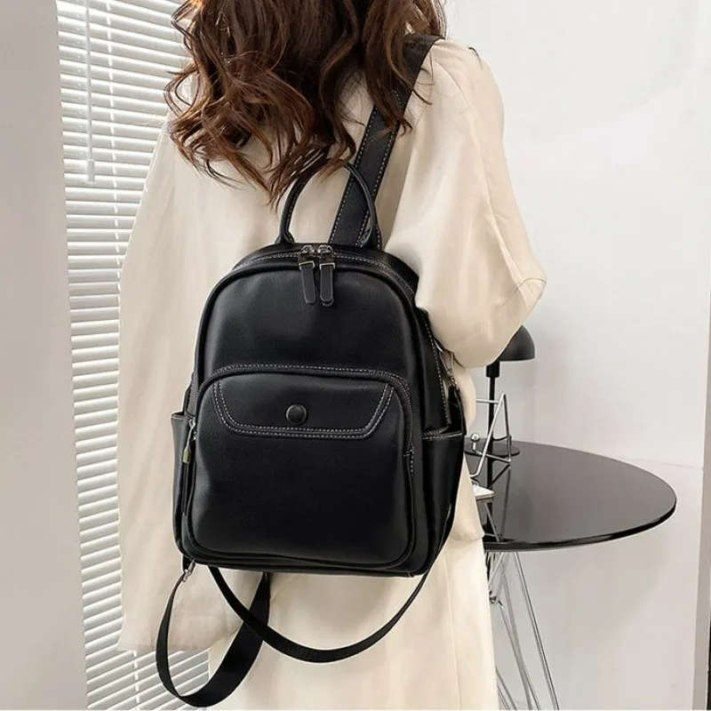 Рисунок 3 - Женская сумка, многофункциональные сумки через плечо