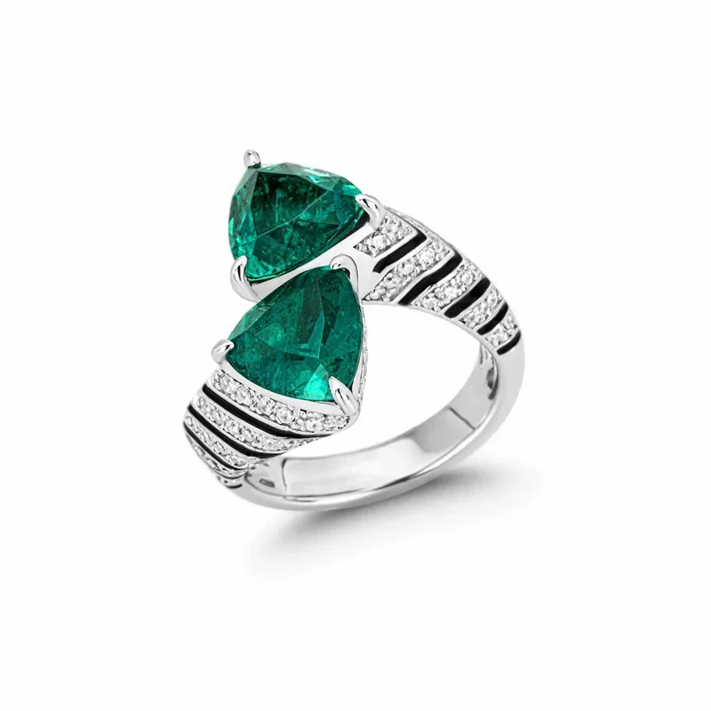 

Exquisite and High-end European and American Retro Emerald Ring with Versatile Opening and Temperament for Women's Ring