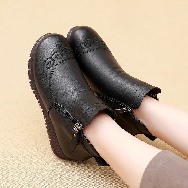 Winter Fashion Women Genuine Leather Ankle Boots Female Thick Plush Warm Snow Boots Mother Waterproof Non-slip Booties Plus Size