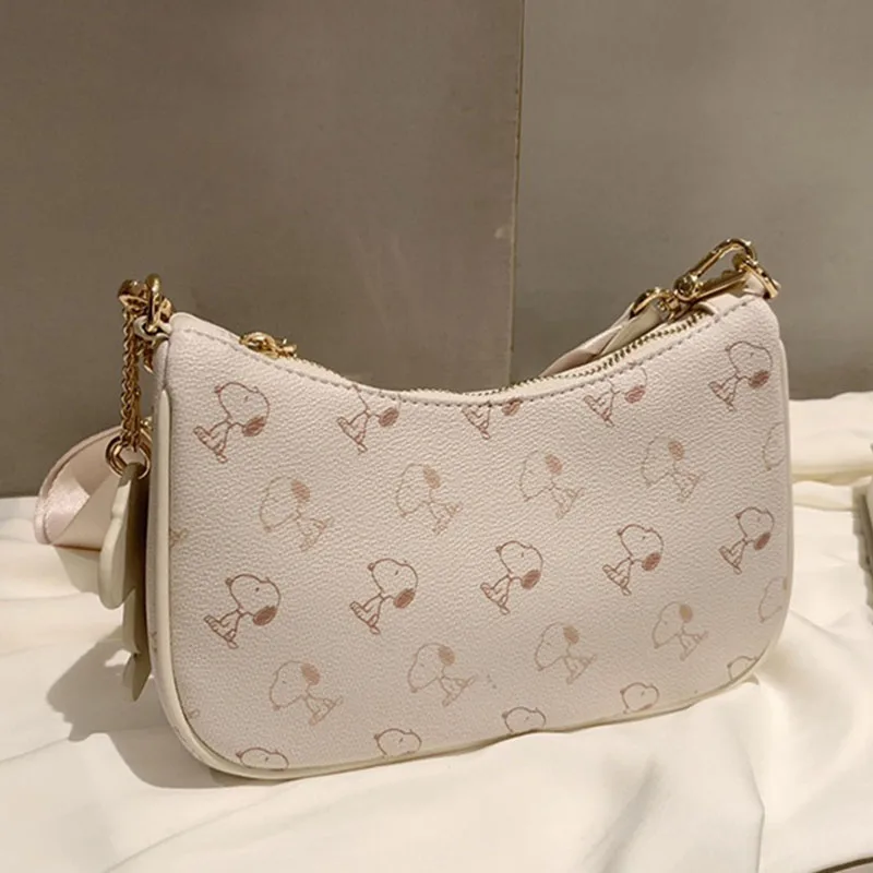 MINISO Cartoon Printed Snoopy Shoulder Bag 3-in-1 Underarm Bag Fashion Women's Shoulder Bag Casual Chain Handbag 4