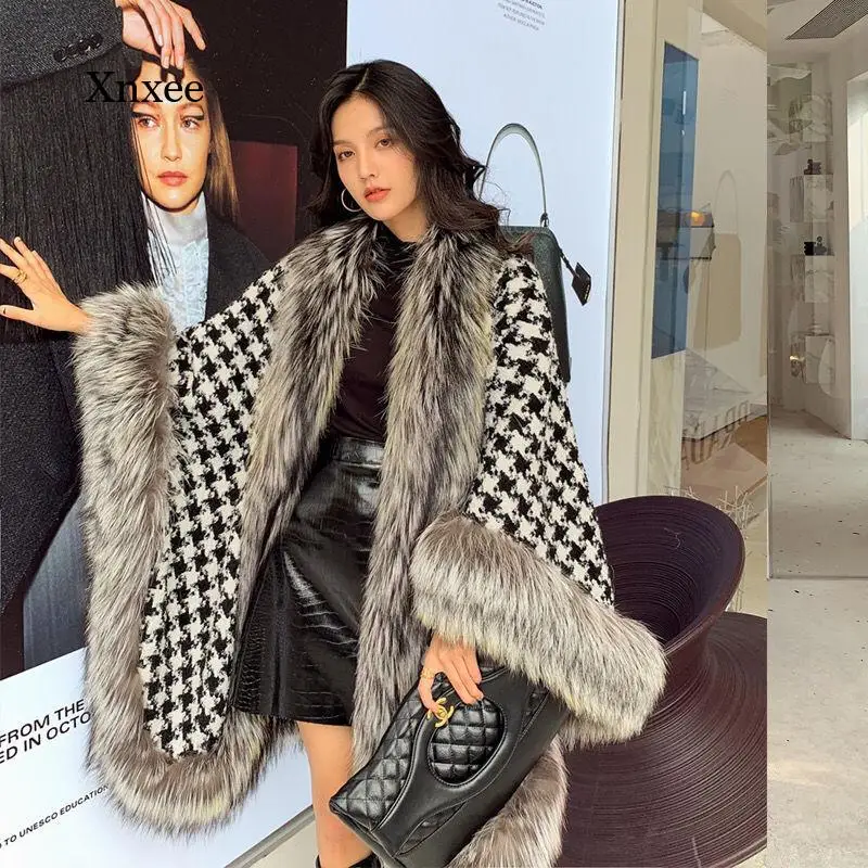 

2022 Women Coat Poncho Wool Warm Fashion Houndstooth Knitted Cloak with Faux Fur Trim Luxury Faux Silver Fox Fur Poncho Cape New