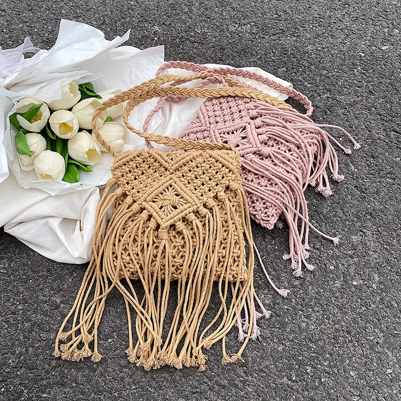 New Straw Bag Bohemian Tassel Beach Bag Women Crochet Fringed Crossbody Ultralight Shoulder Bag Women Small Bolsos Feminina
