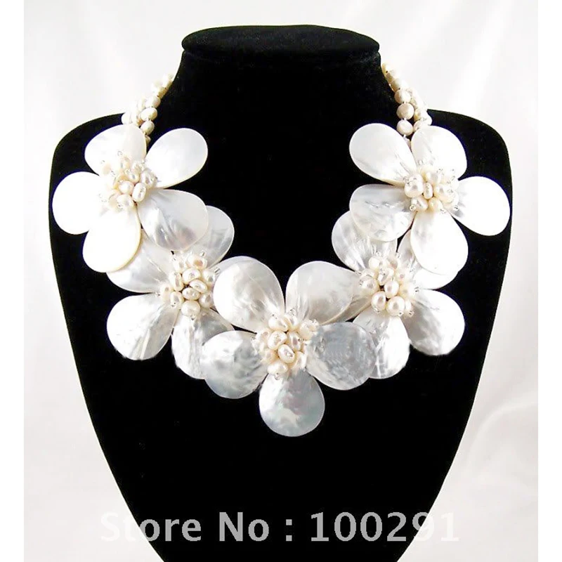 

Fashion Jewelry Freshwater pearl Large Flower necklace for Wedding Party Gift 21"