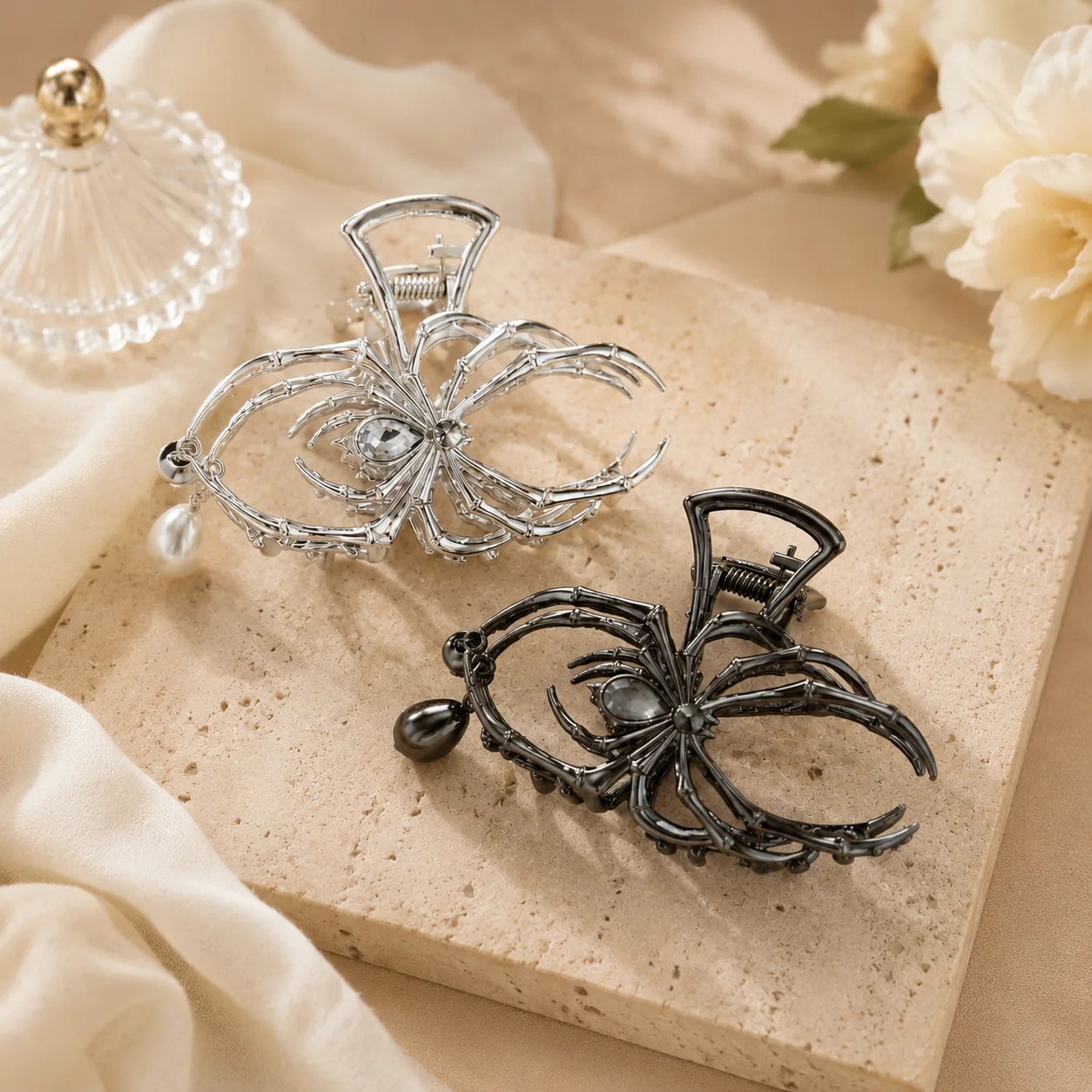 Spider Pearl Hair Claw Clip