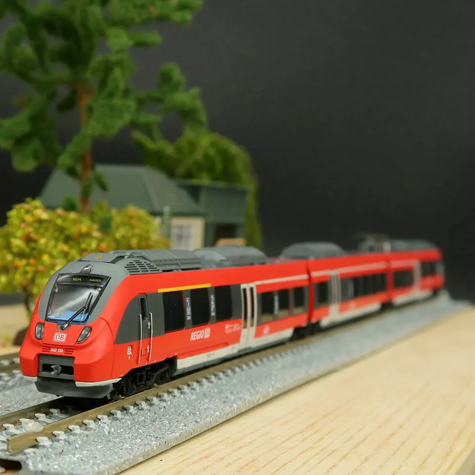 PIKO Train Model N Type 1/160 40208 DB Modern TALENT Intercity