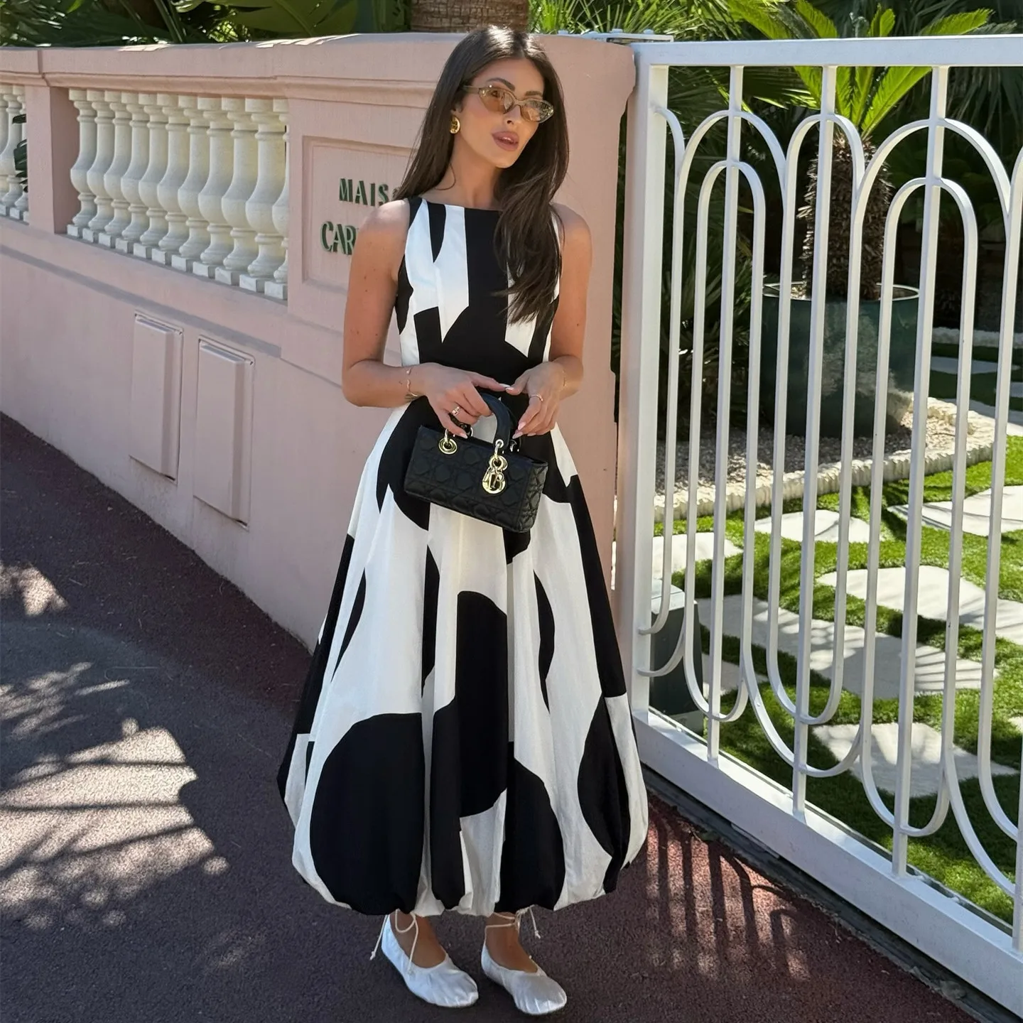 PB & ZA2025 نمط غير منتظم ألوان متباينة رقبة مستدي...