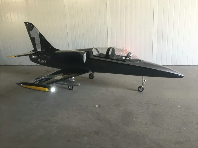 Модель самолета L39 Turbojet 2