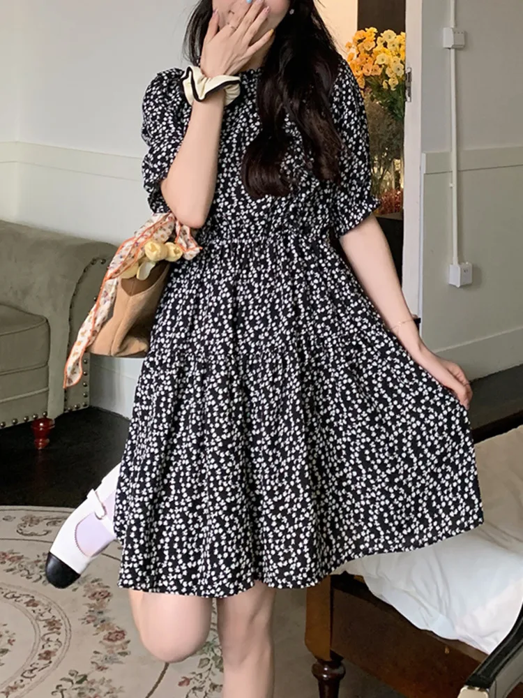 Рисунок 2 - Женское винтажное платье с завышенной талией