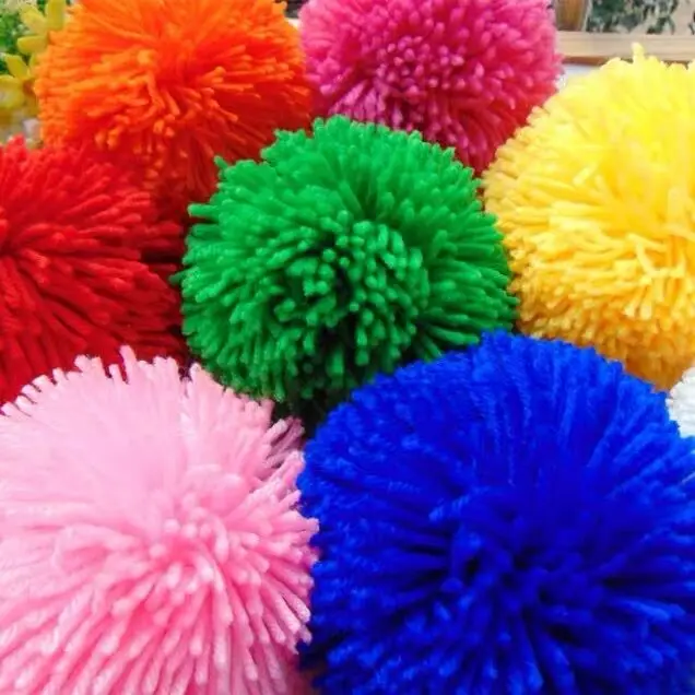 Wool Yarn Multi-color Pompom Ball Crafts Accessories 10cm Acrylic Polyester Woolen Yarn Pom Pom Ball Decoration Suppliers