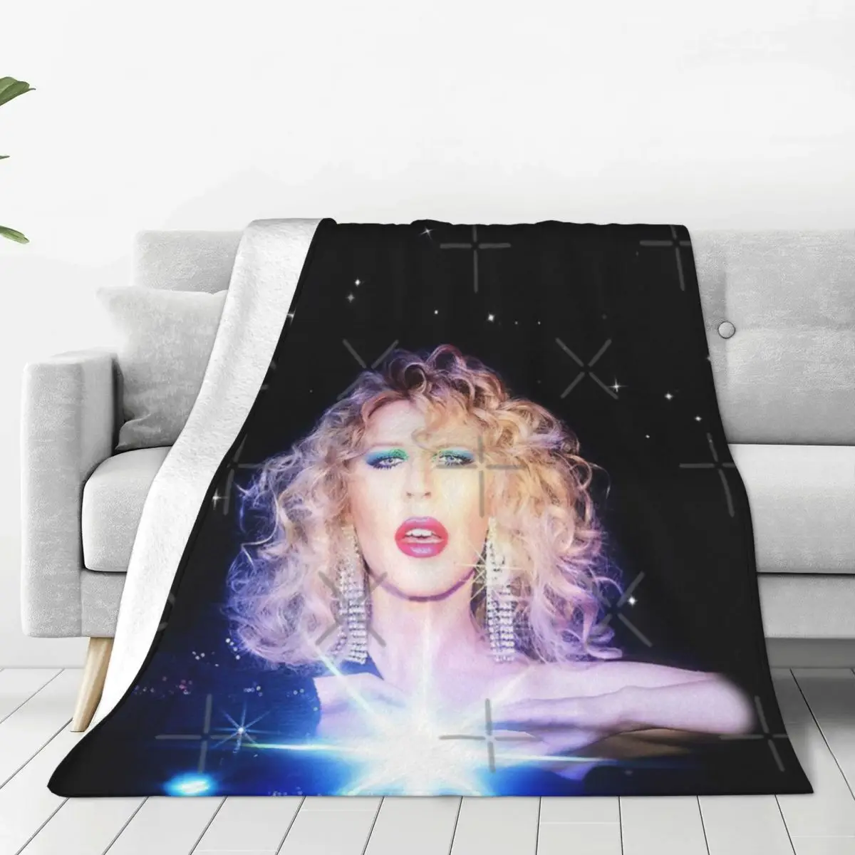 KylieMinogueDiscoCoverBlanketBedspreadOnTheBedBeachFluffy