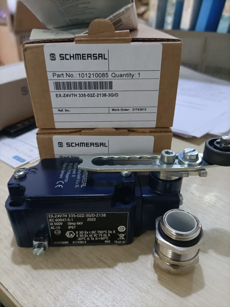 

New original safety switch X-Z4V7H 335-02Z-2138-3G/D