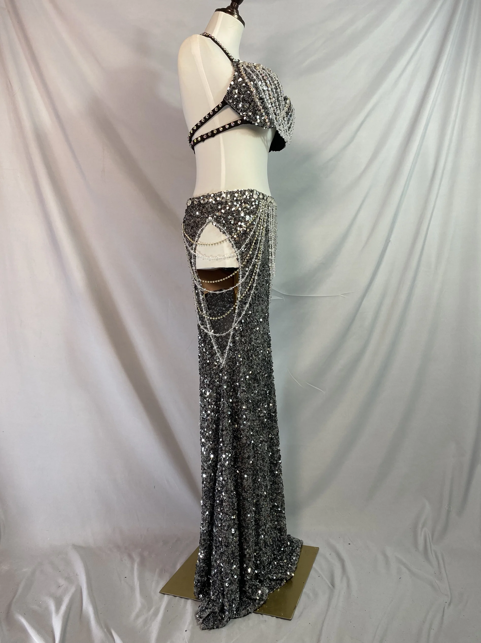 2024 밸리 댄스 의상 세트 럭셔리 풀 다이아몬드 브래지어 + 프리미엄 스팽글 스커트 오리엔탈 댄스 전문 성능 의류