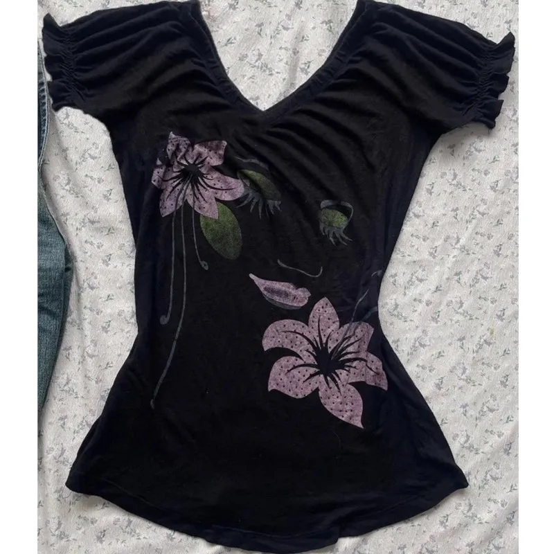 Black Tee
