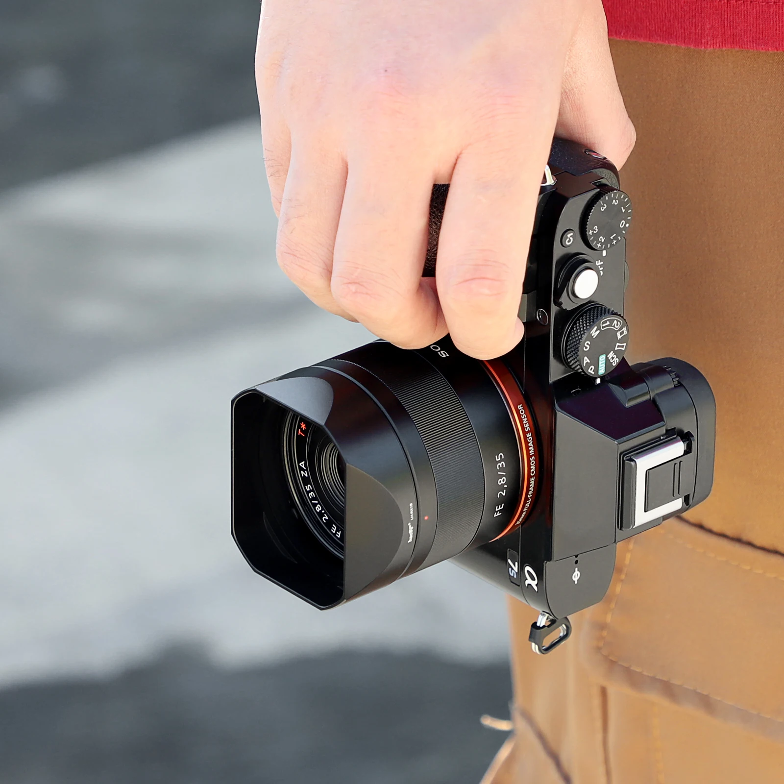 ソニー Sonnar T* FE 55mm F1.8 ZA、FE 35MM F2.8 ZA カールツァイス