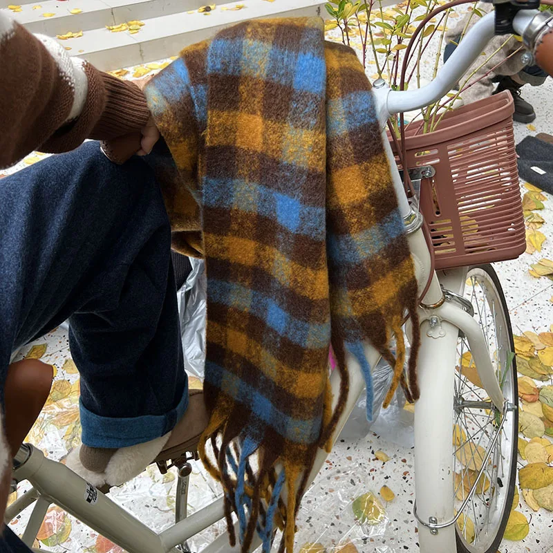 

Women's Scarf for Luxury Winter, Wool Scarves and Fashion Style Plaid To Warm, Design for Send Elders Gifts and OutdoorTravel