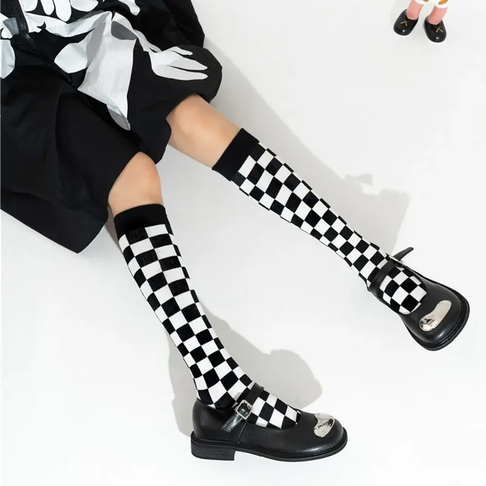 Frauen Plaid Socken Einzigartige Persönlichkeit Kühlen Street Style Plaid Harajuku Koreanischen Stil Socken Strümpfe Frauen Strumpfwaren Baumwolle – Detail 11
