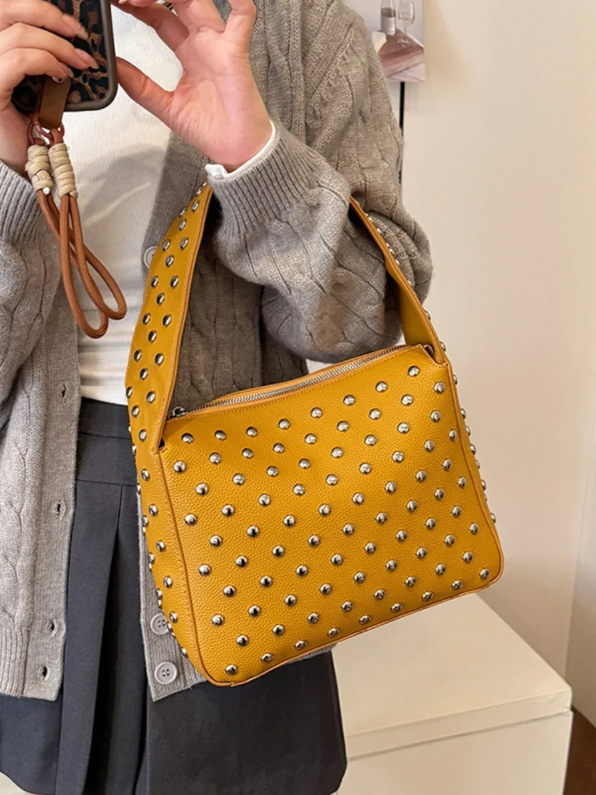 2024 Autumn and Winter New Rivets Handbag Underarm Bag Women's Bag Street Trend Punk Women's Shoulder Bag Handbag