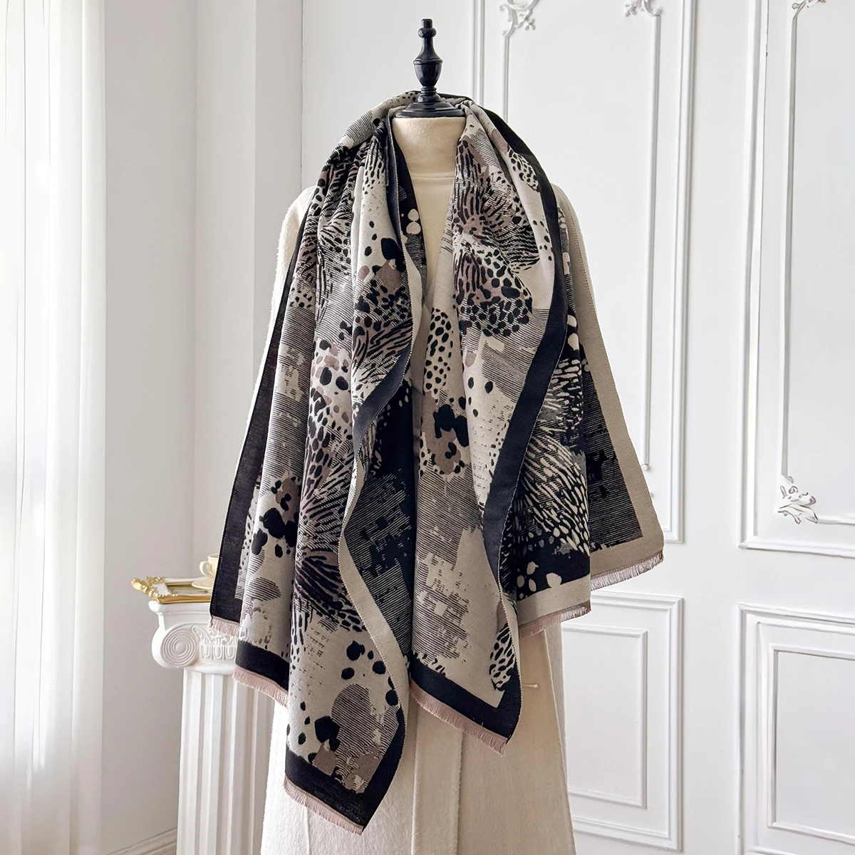 Winter Travel Faux Cashmere Scarf for Women Thick Warm with Cashew and Leopard Print Fashionable Luxurious Blanket Scarf