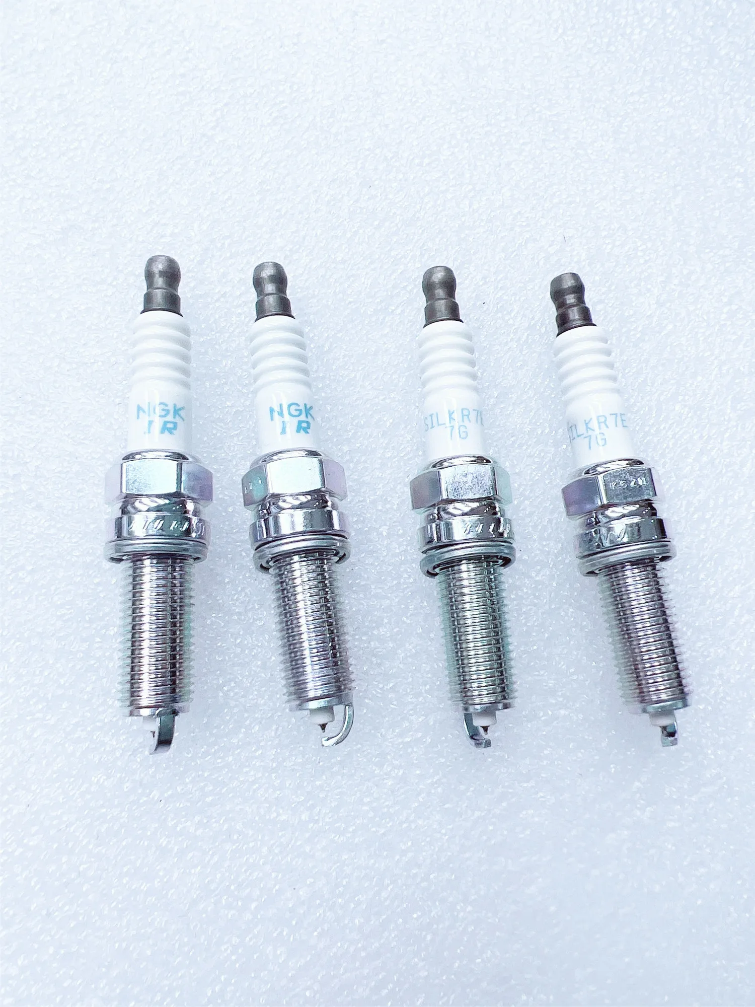 4PC Original Spark Plug 68292346AA, 50051491 Suitable For; Jeep Wrangler, Grand Cherokee, Cherokee, Grand Commander K8, KL, JL,