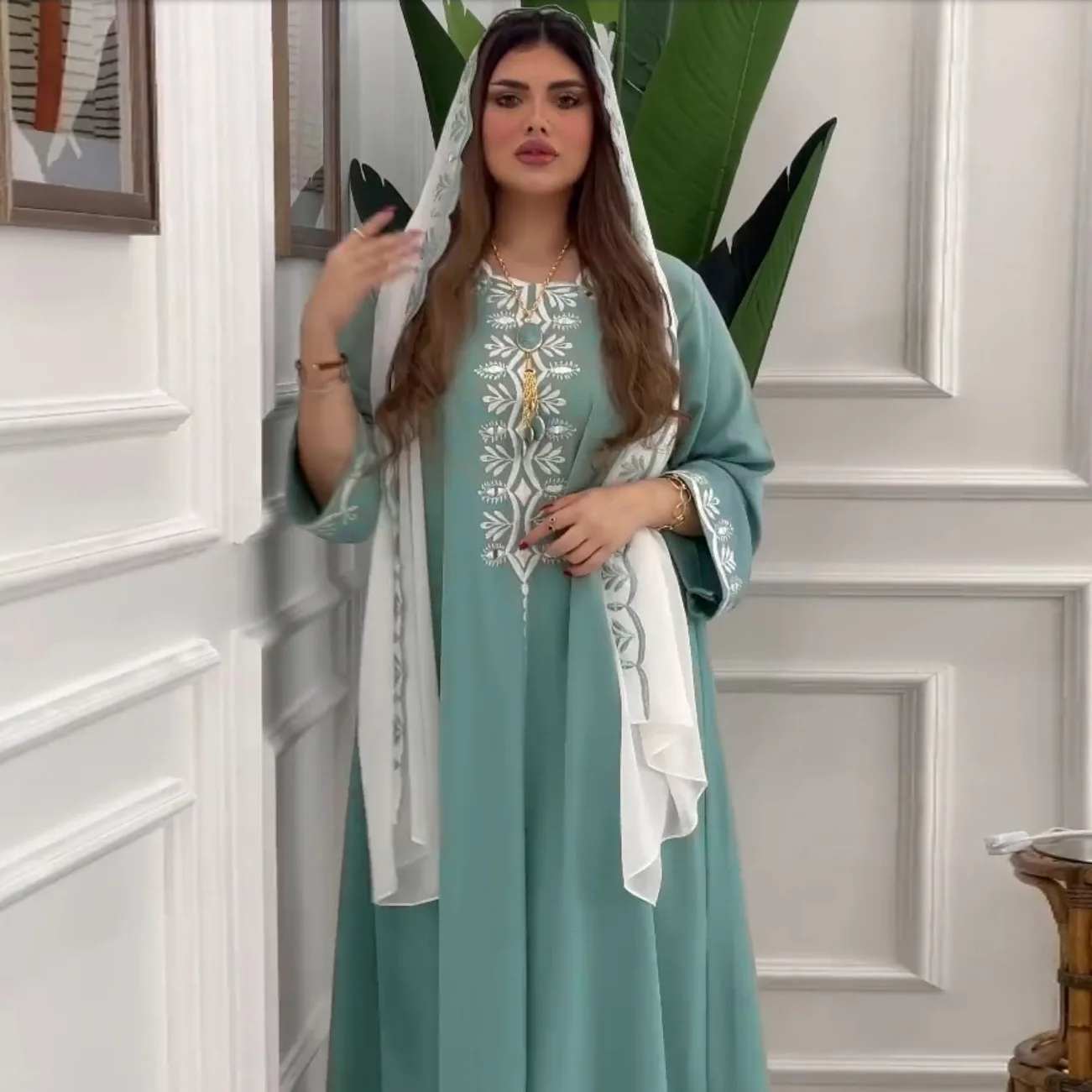 AB250 Muslim Women's Middle Eastern Arab Fashion Robe Jalabiya with Exquisite Floral Embroidery  Dress for Women