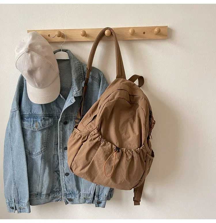 Khaki no pendant