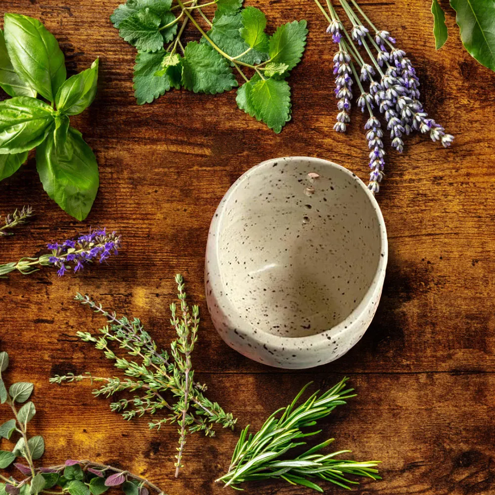 Efficient Pottery Herb Stripper Bowl for Easy Leaf Removal Perfect for Chefs and Home Cooks with Ergonomic Design