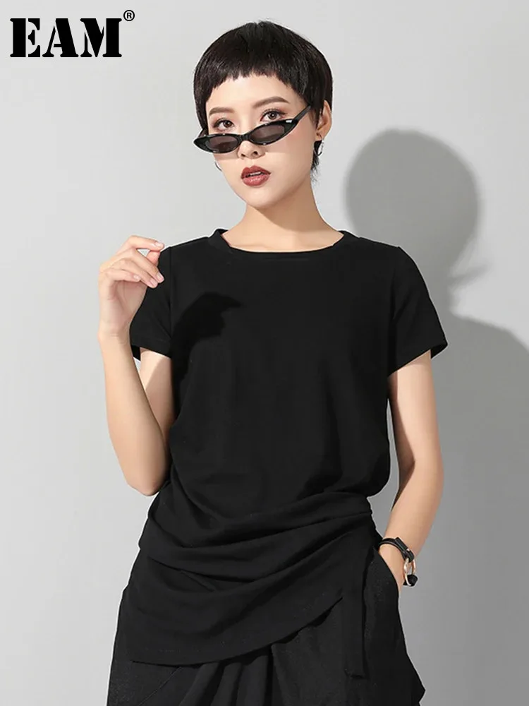 

[EAM] Women Black Irregular Hem Pleated Casual T-shirt New Round Neck Short Sleeve Fashion Tide Spring Summer 2024 1DE9326