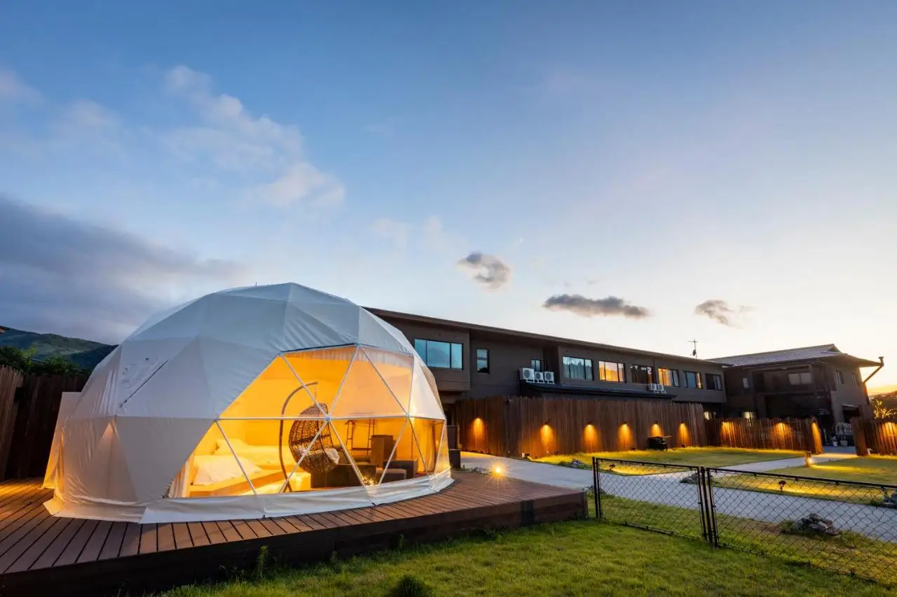 Luxury Transparent Geodesic Glamping Dome 5