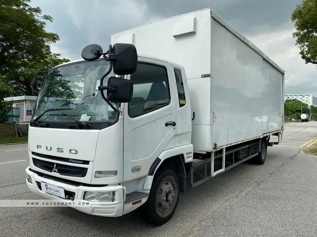 Bumper Metal White (Fit: Mitsubishi FUSO FE180, FE145, FE140