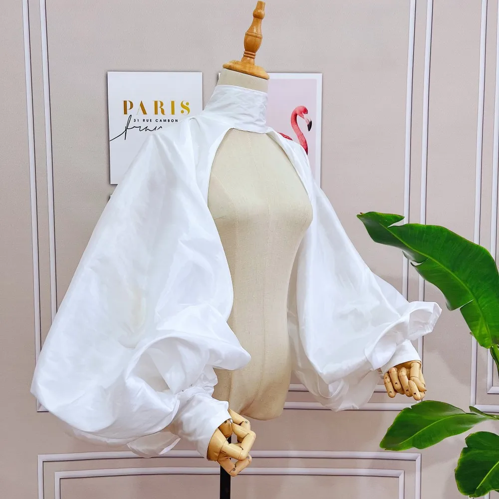 Рисунок 5 - Модная куртка оранжевого и золотого цвета