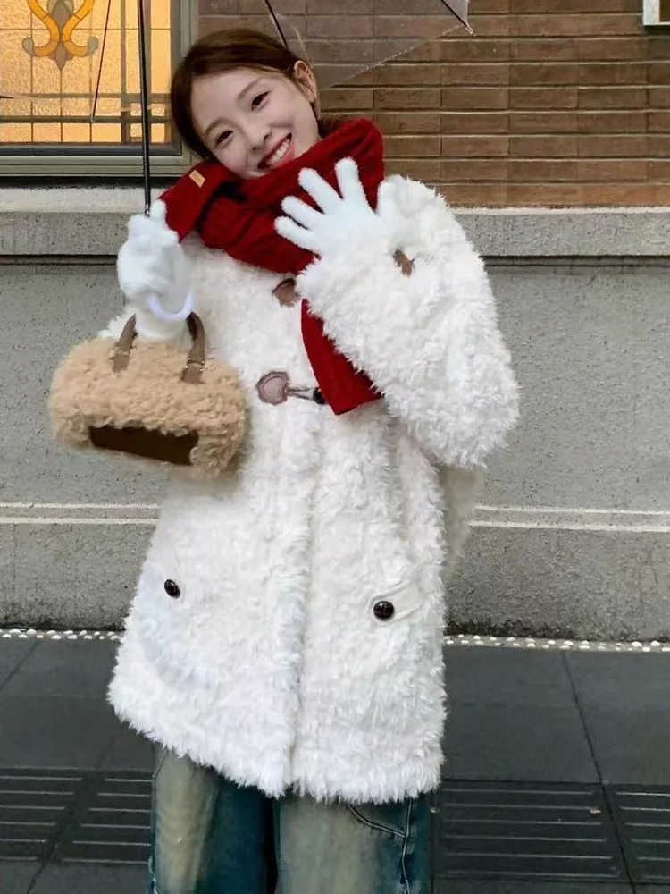 Fashionable Lamb Fur Handbag Women's Crossbody Bag New Arrival Pillow Shaped Handbag Autumn Season Small Bag Versatile Design