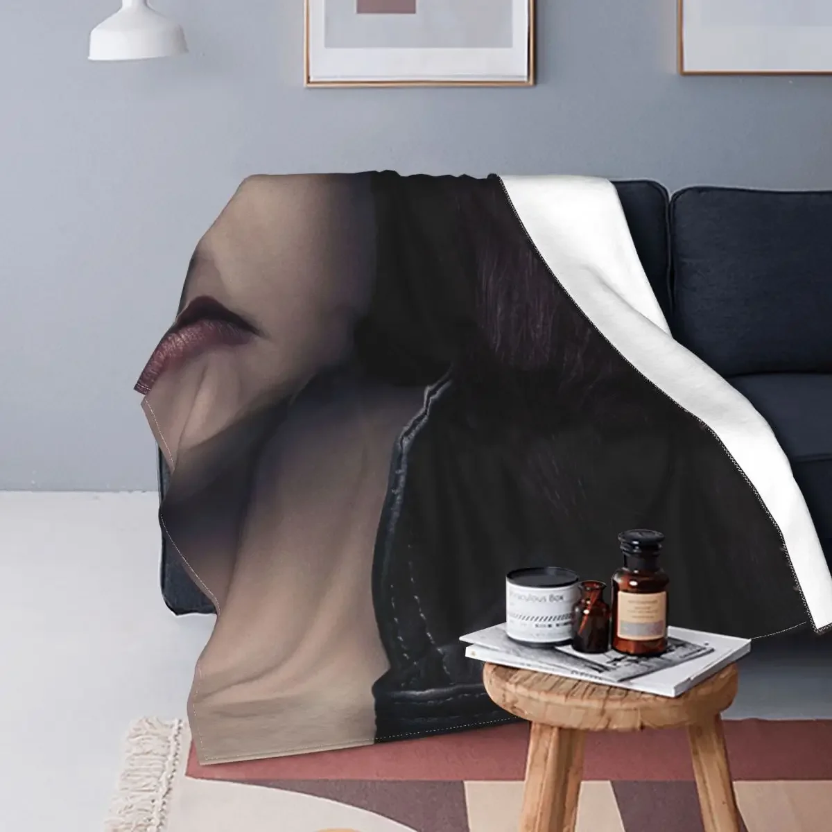 

Kristen Stewart The Twilight Saga Blanket Cover Vampire Girl Bella Flannel Throw Blankets Bedroom Sofa Soft Warm Bedspreads