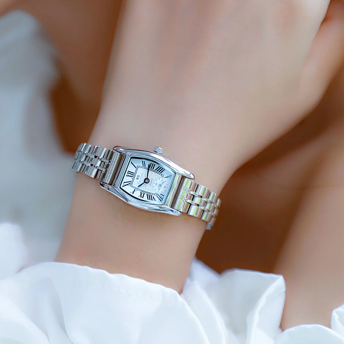 OLEVS 6898 Women’s Quartz Watch – Elegant Square Dial, Waterproof, Leather Strap - Image 6