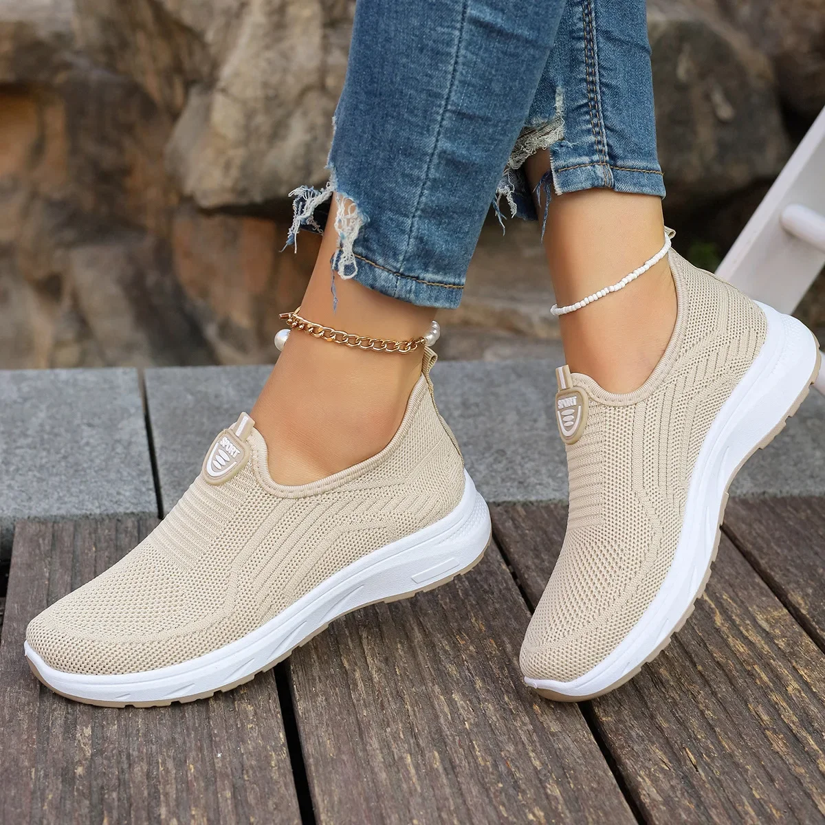 2024 New Summer Mesh Breathable Large Women's Casual Shoes Soft Sole Lightweight Women's One Step Single Step Shoes 3