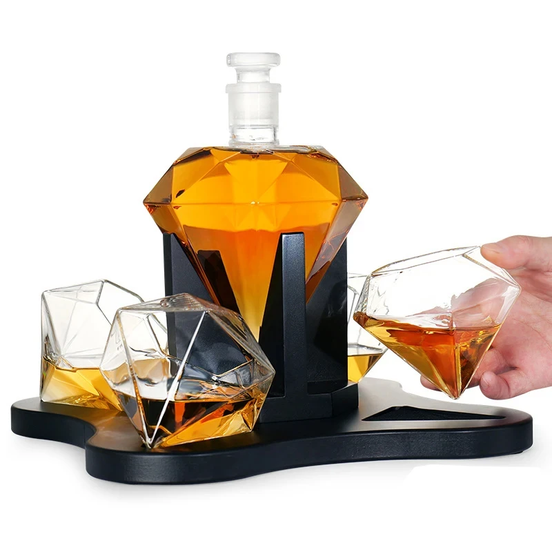 Diamond Shaped Whiskey Decanter with 4 Diamond Glasses, Beautiful Mahogany Wooden Holder Liquor, 750ml, 1 Set