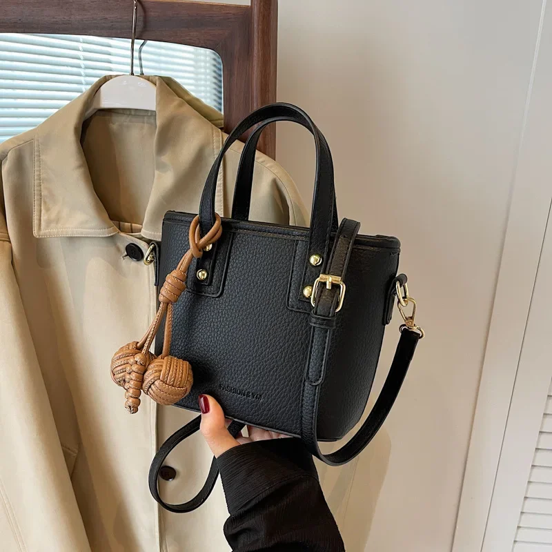 Simple Portable Bucket Small for Women 2024 New Korean Style Shoulder Messenger Contrast Color Commuter Small Carrying Bag