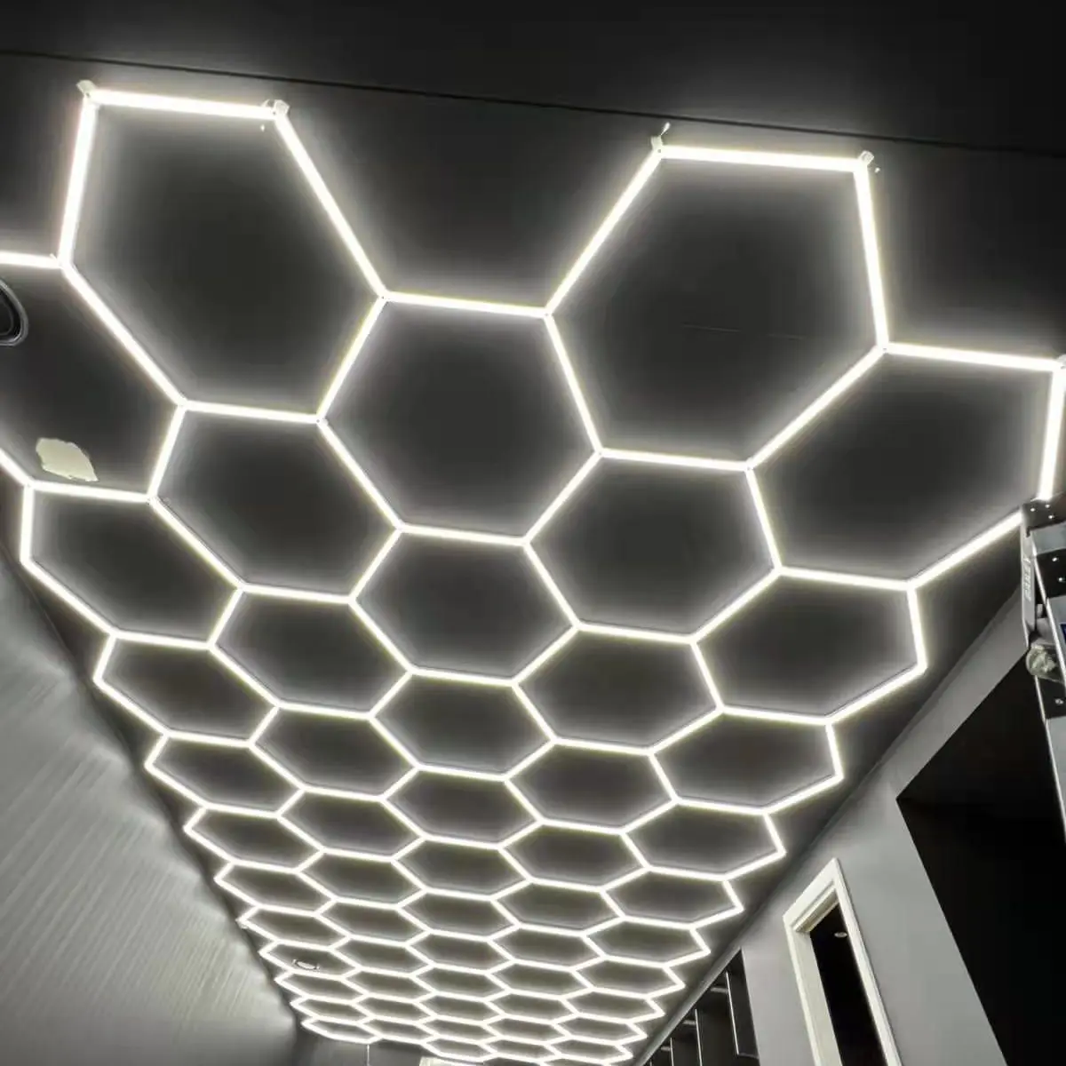Lumière hexagonale LED haute luminosité assemblée professionnelle, 4.7 K,  7.1x6500 m, garage, voiture, atelier, salon de coiffure