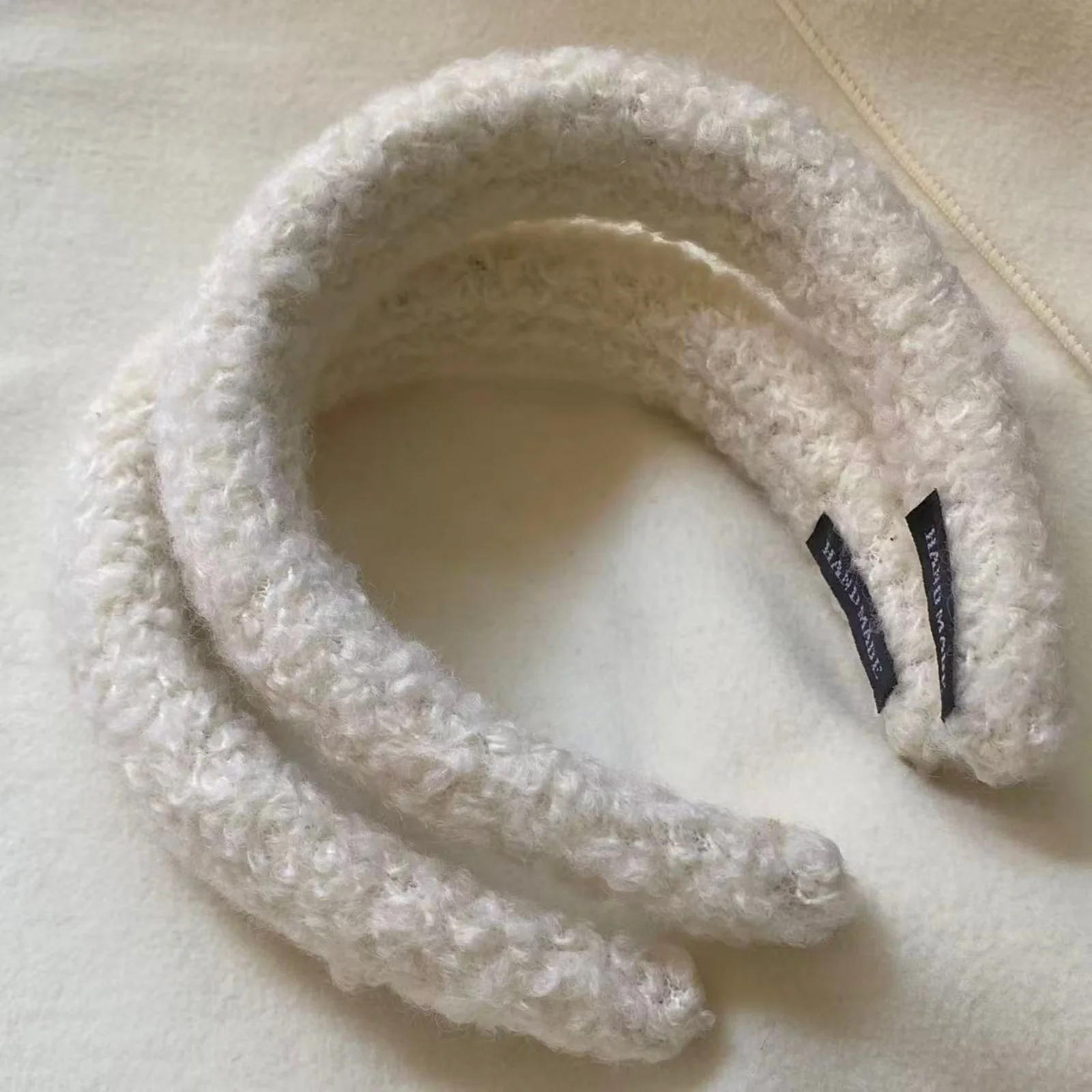 1PC White Fuzzy Wool Headbands, Handmade Fluffy Hair Accessories, Soft Warm Winter Headwear, Stylish Thick Padded Hair Bands