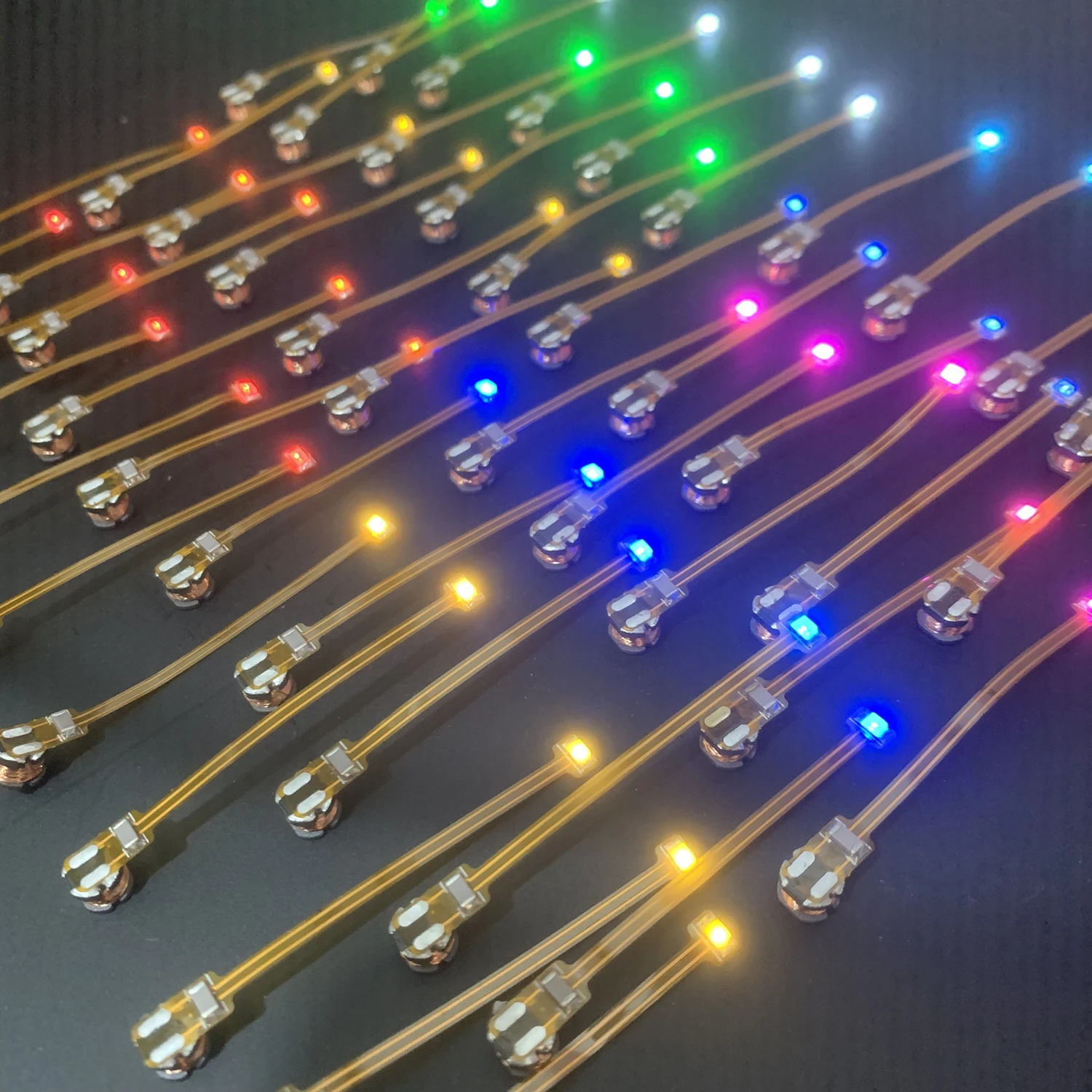รูปสินค้า โคมไฟ LED ไร้สาย 5 ชิ้น สำหรับของเล่น