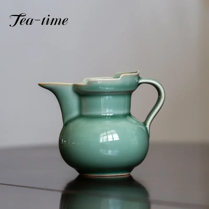 

Yue Kiln Celadon Chahai Fair Cup Tea Pitcher Ceramic Tea Dispenser Cup Household Kung Fu Tea Set Teaware Tea Ceremony Teacups