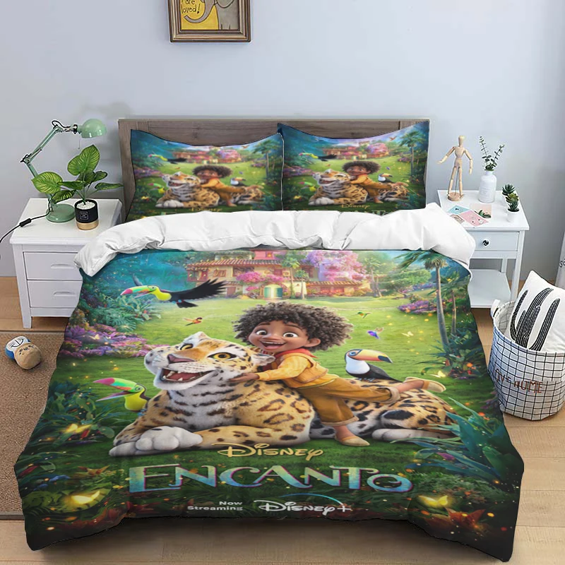 thumbnail image 1 of Juego de cama de tres piezas con estampado de dibujos animados de Disney Encanto, con funda de almohada, para niños o adultos, para tamaño King, Queen, Full y Twin, 1 of 5
