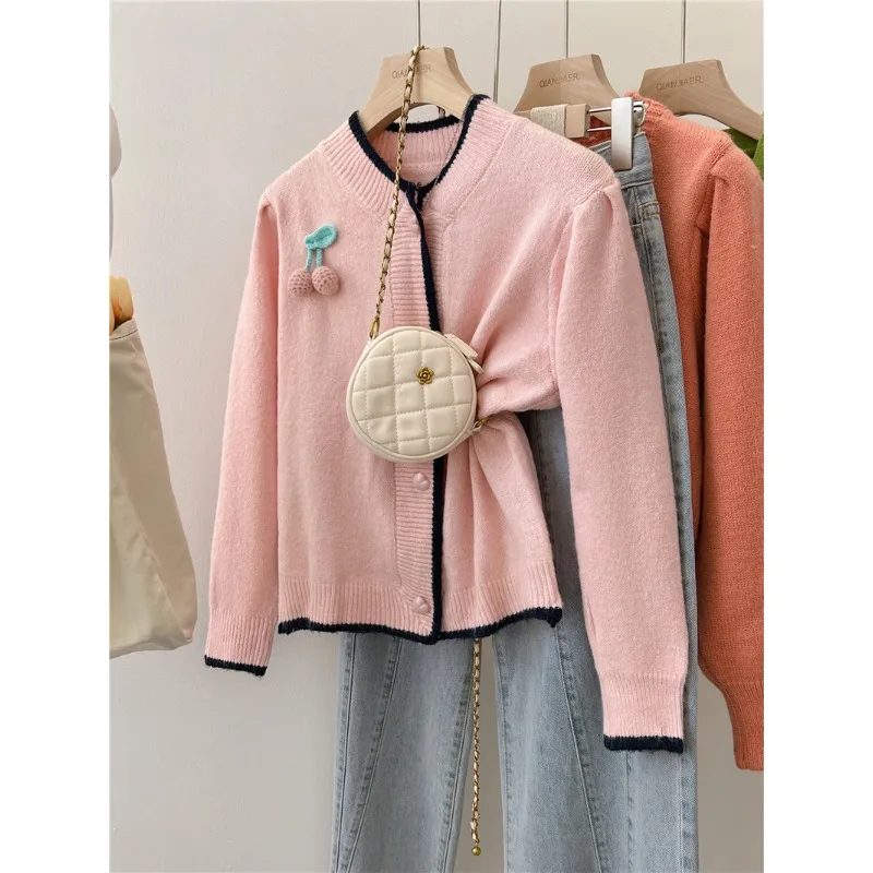 

2023 Autumn Winter Kawaii Sweet Twist 3D-Decorate Patchwork Heart Button Crewneck Knitted Cardigan for Women Casual Knitted Top