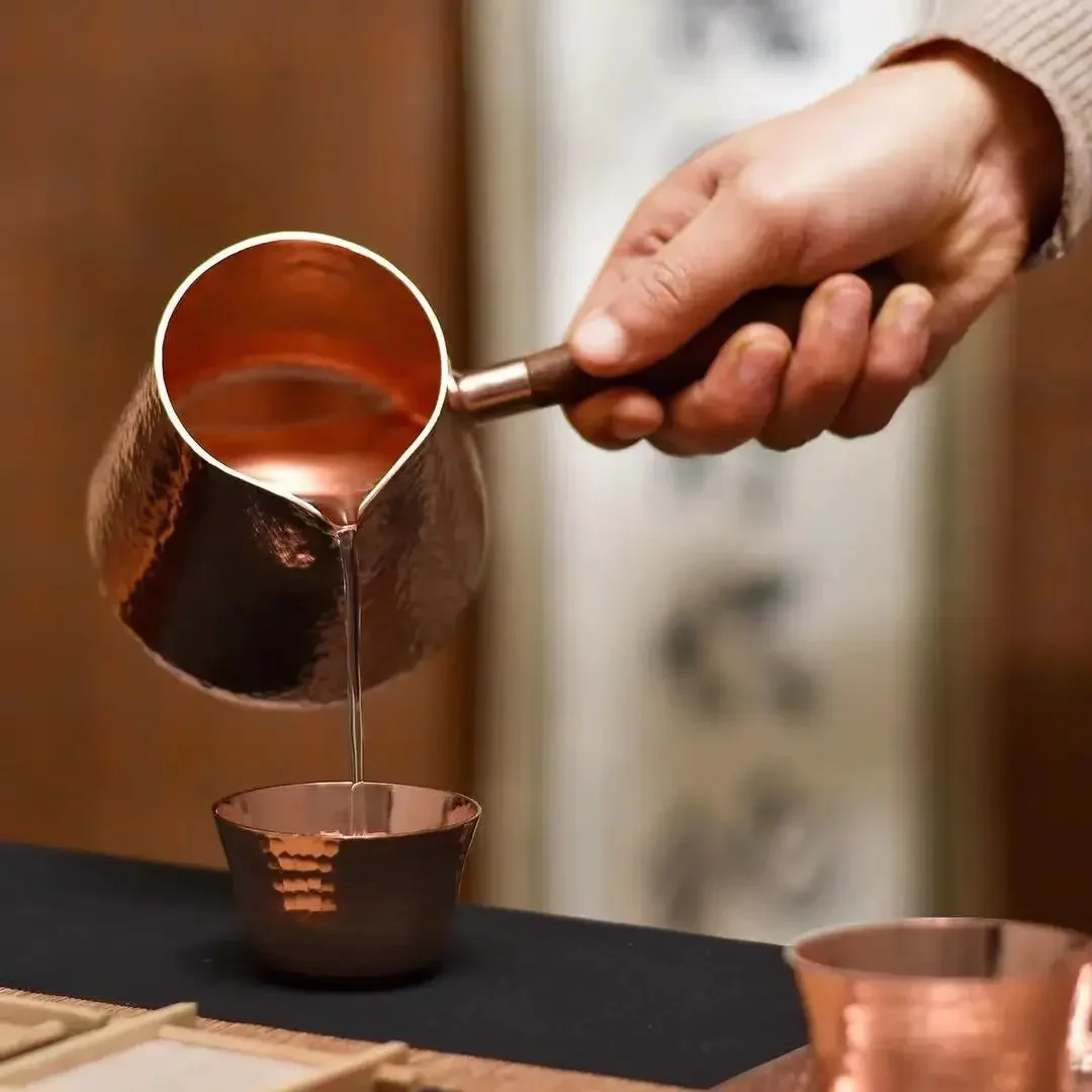 Pure Copper Latte Pitcher Milk Jug Wooden Handle Kettles Hammer Handcraft Drinkware Tableware 500ml