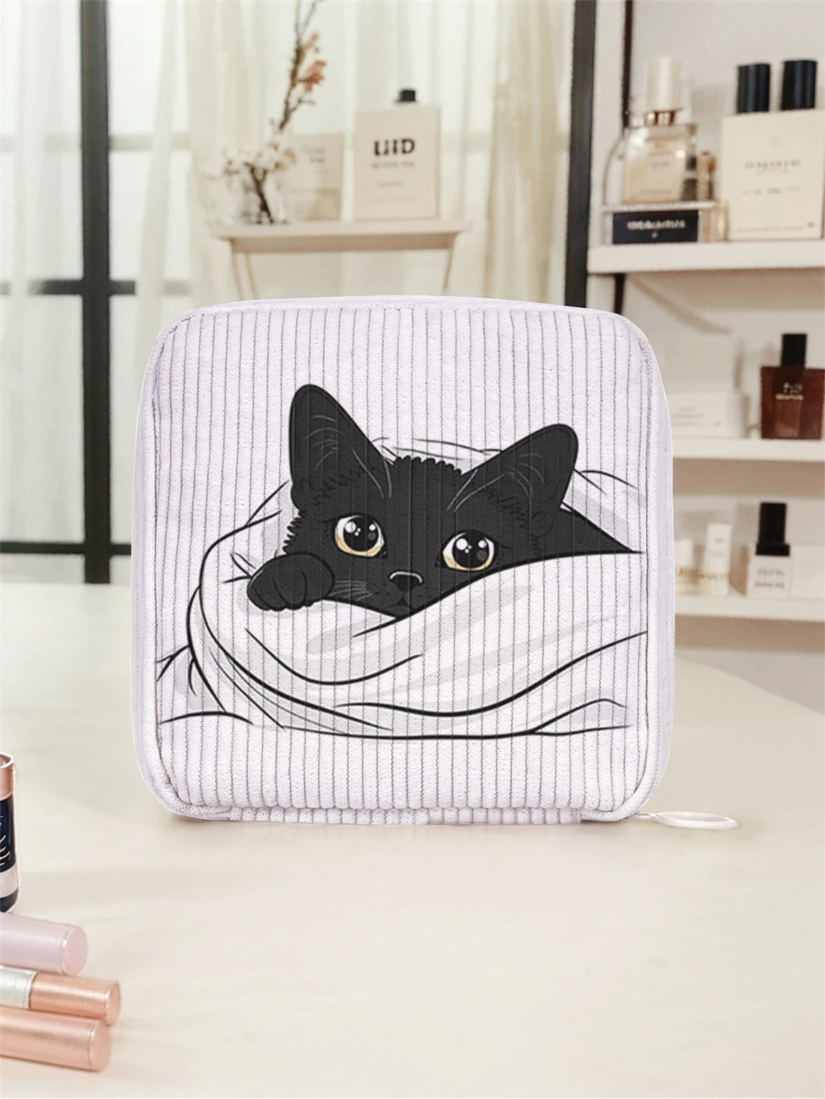 Cartoon cat pattern printed sanitary napkin storage bag, women's lightweight tissue bag, sanitary tissue bag