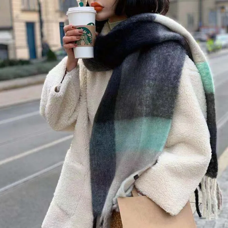 Рисунок 3 - Женский кашемировый шарф в стиле пэчворк