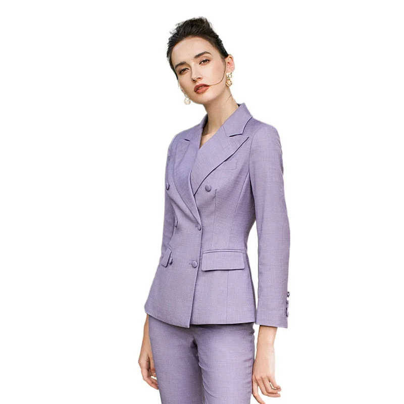 Рисунок 2 - Костюм женский из блейзера и брюк