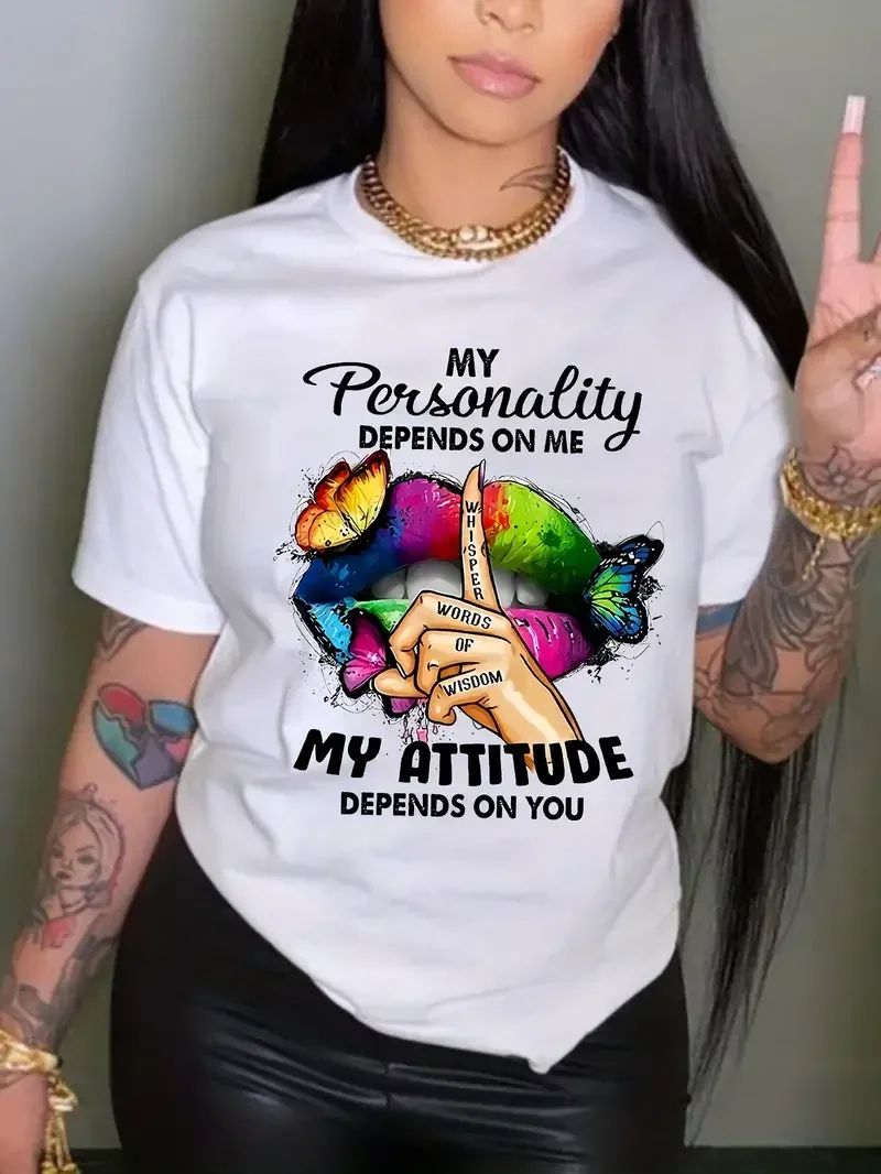 

Женская футболка с коротким рукавом, круглым вырезом и принтом бабочки и губ