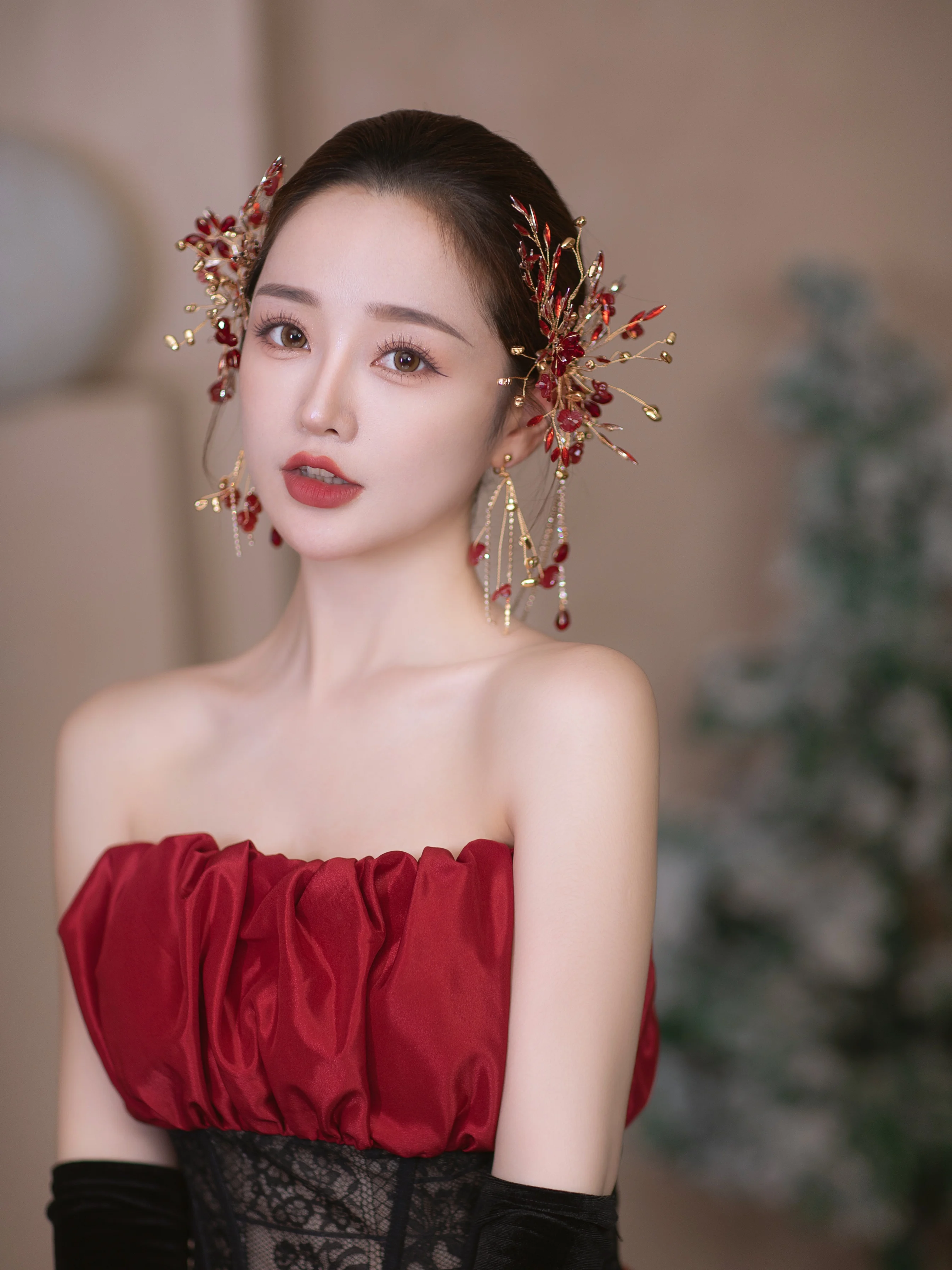 Gimme Red! 5 Really Cool Ways to Accessorize Your Red Dress | Red evening  dress, Red prom dress, Red cocktail dress