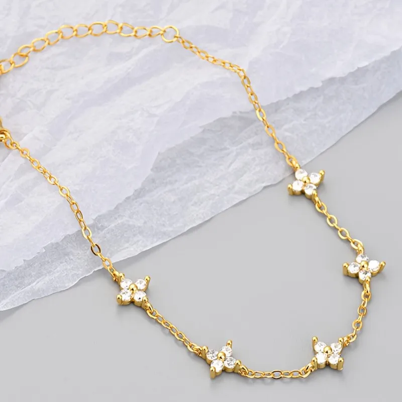 Exquisite Sparkling Cubic Zirconia Four Leaf Clover and Star Charm Bracelet for Women Daily Wear And Vacation Jewelry